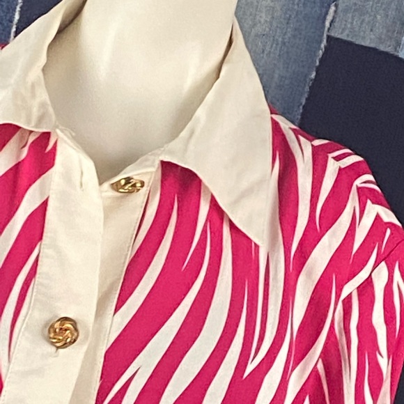 Vintage Collared Short Sleeved w/Gold Buttons Tunic - Picture 5 of 7